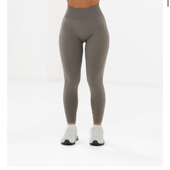 Lazuli Label Leggings - Picture 3 of 5